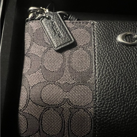 Coach Signature Jacquard Small Wristlet in Smoke BlackNew in Box - Picture 5 of 8
